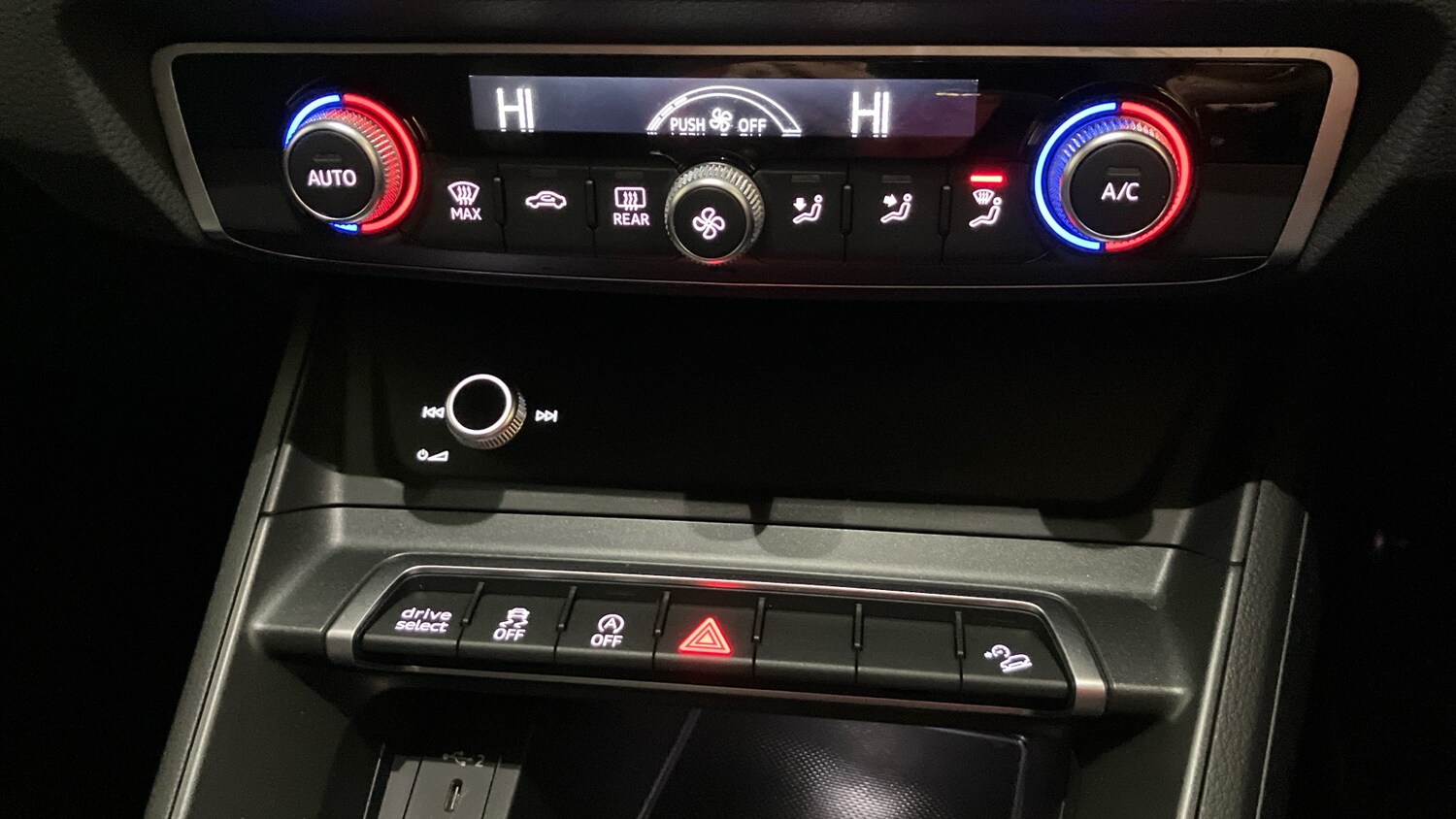 Used Audi Q3 2023 for sale - 76554890: Photo 13