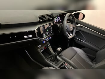 Used Audi Q3 2023 for sale - 76554890: Photo