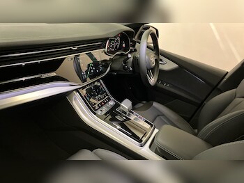 Used Audi Q8 2025 for sale - 77071407: Photo