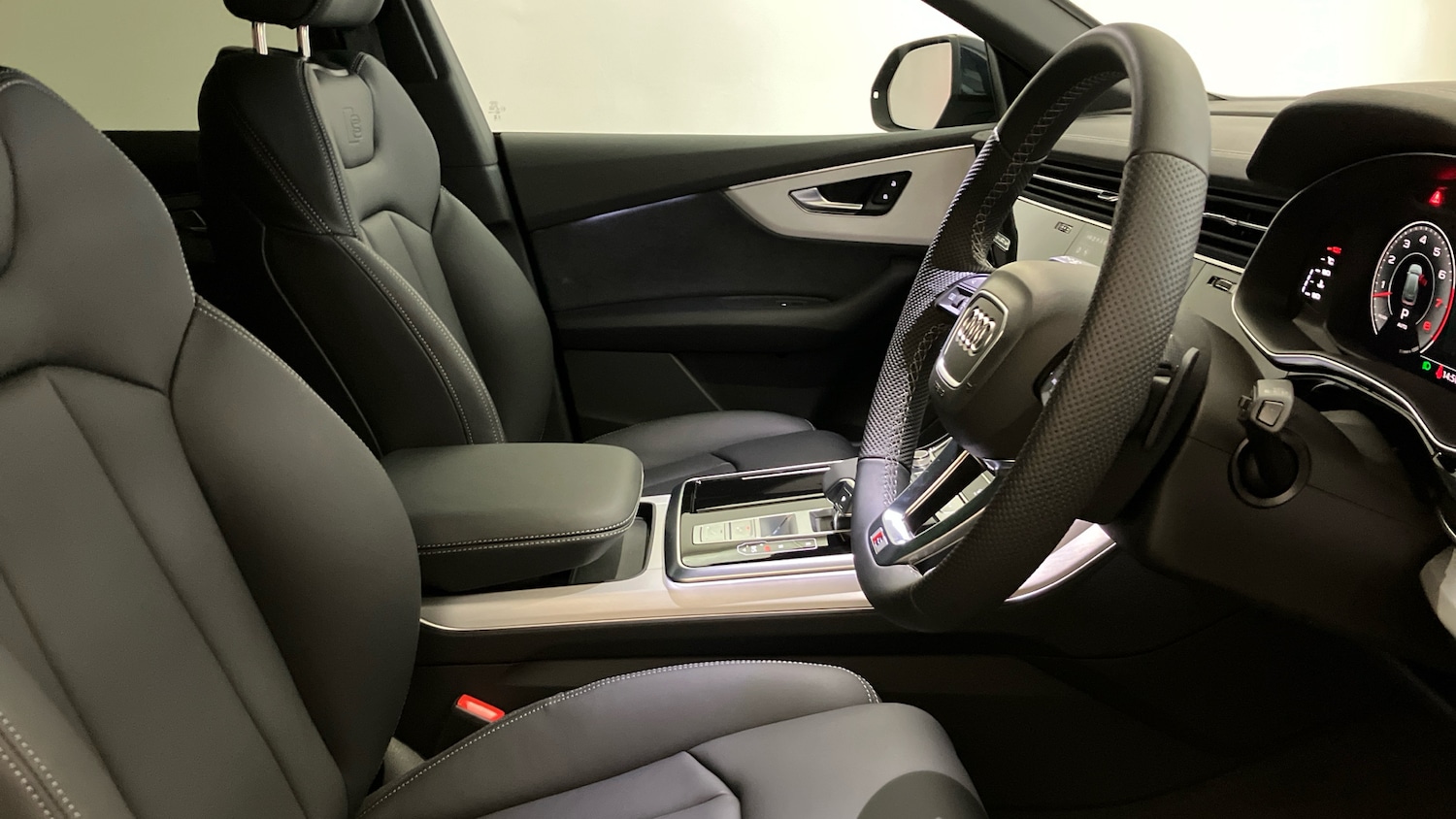 Used Audi Q8 2025 for sale - 77071407: Photo 31