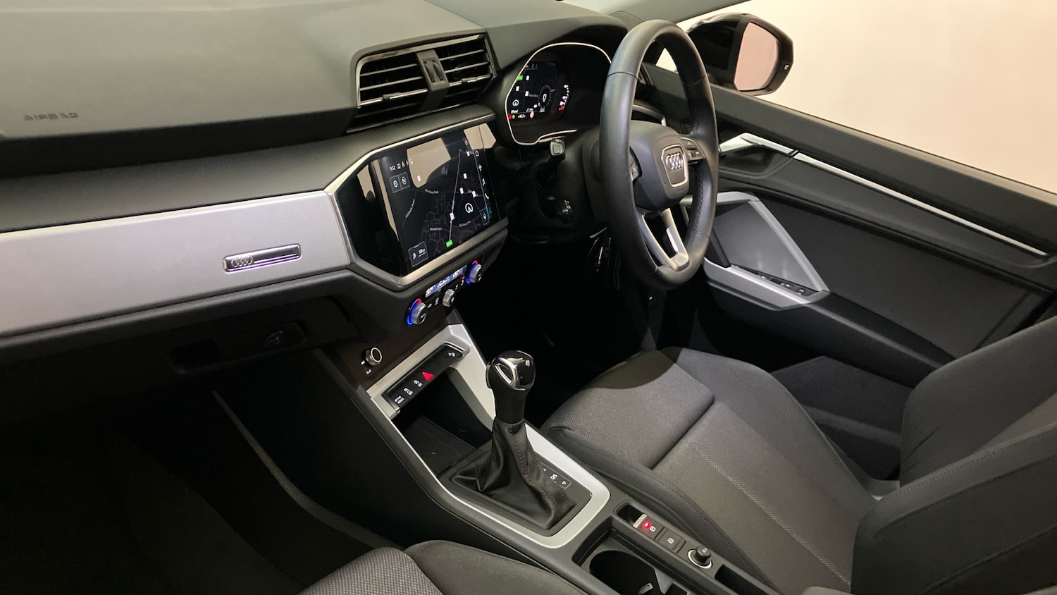 Used Audi Q3 2021 for sale - 76945753: Photo 2