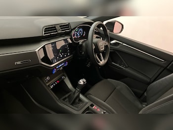 Used Audi Q3 2022 for sale - 77128105: Photo