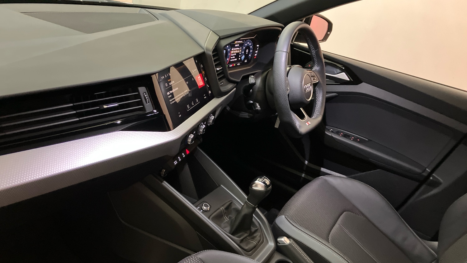 Used Audi A1 2023 for sale - 77125654: Photo 2