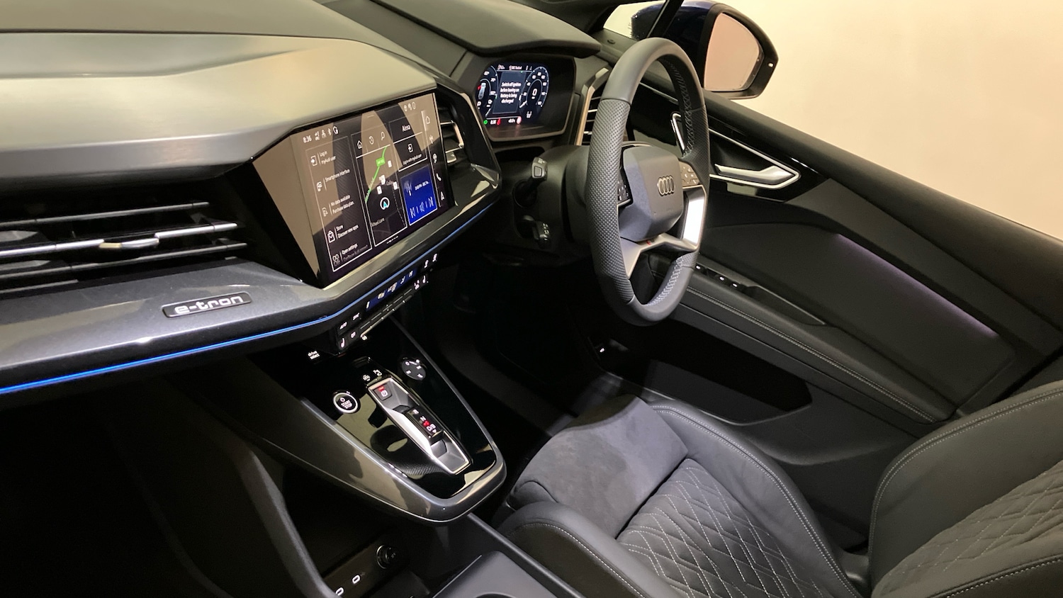 Used Audi Q4 e-tron 2025 for sale - 78151765: Photo 2