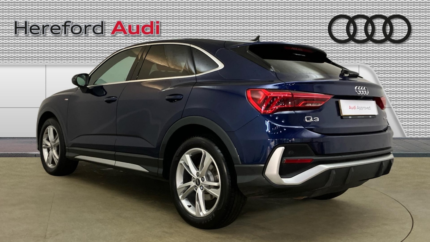 Used Audi Q3 2023 for sale - 77106419: Photo 3