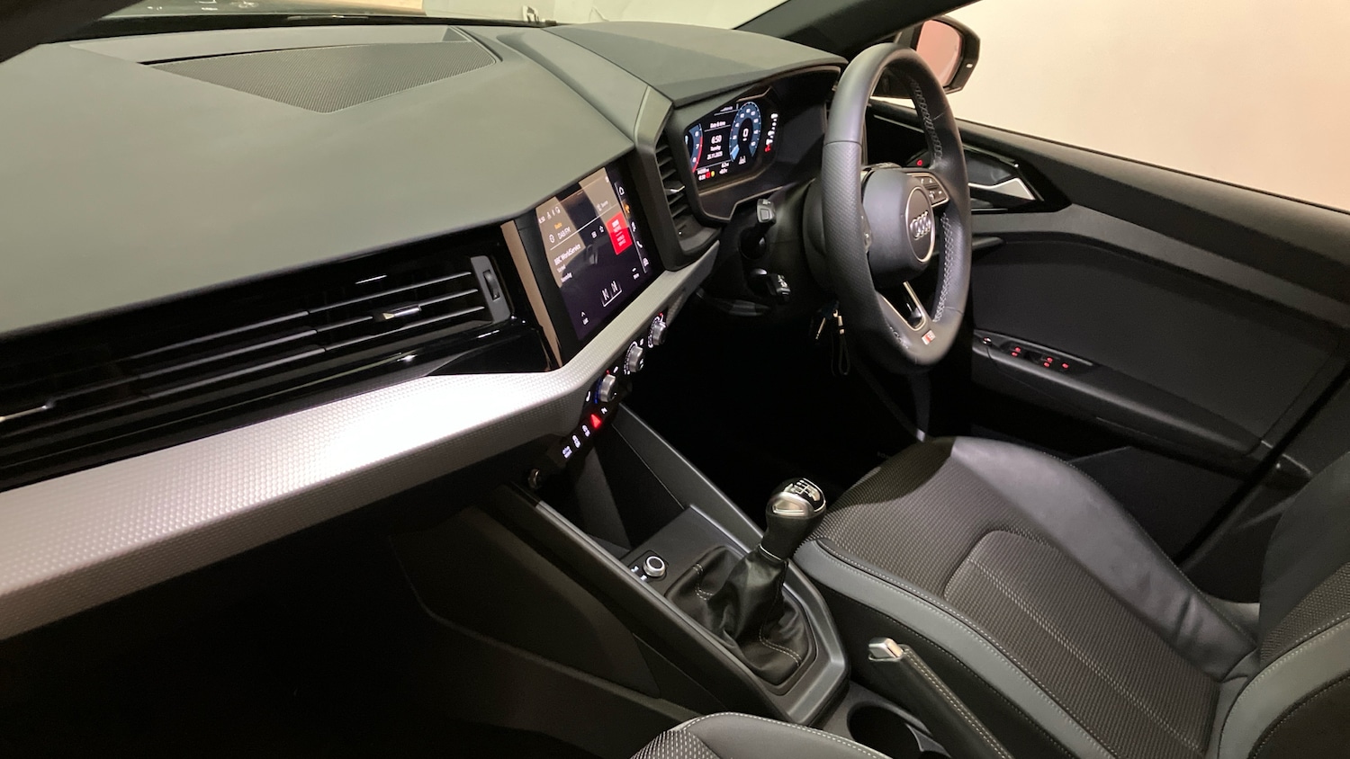 Used Audi A1 2021 for sale - 76673113: Photo 2