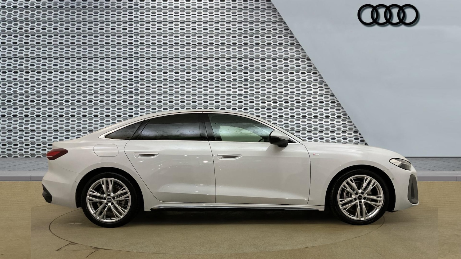 Used Audi A5 2025 for sale - 77763351: Photo 4