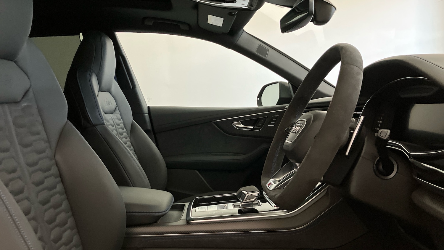 Used Audi RS Q8 2025 for sale - 77353523: Photo 15