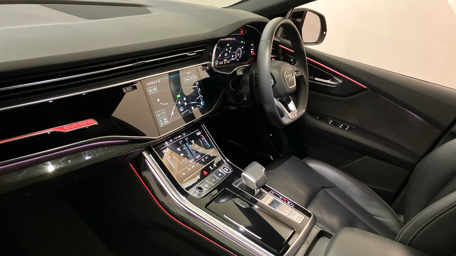 Used Audi Q8 2021 for sale - 76881512: Photo 2