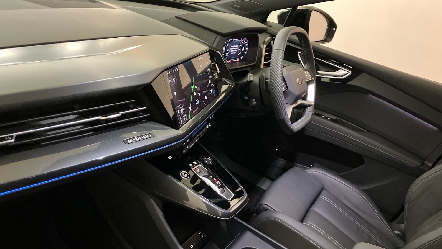 Used Audi Q4 e-tron 2025 for sale - 77220689: Photo 2