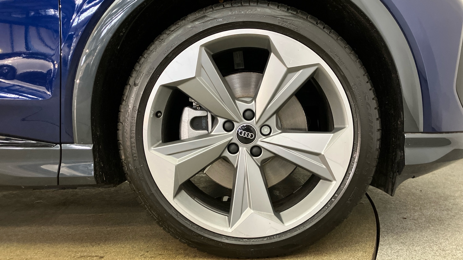 Used Audi Q4 e-tron 2025 for sale - 77220689: Photo 5