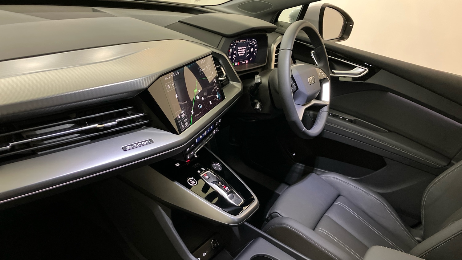 Used Audi Q4 e-tron 2025 for sale - 77071410: Photo 2