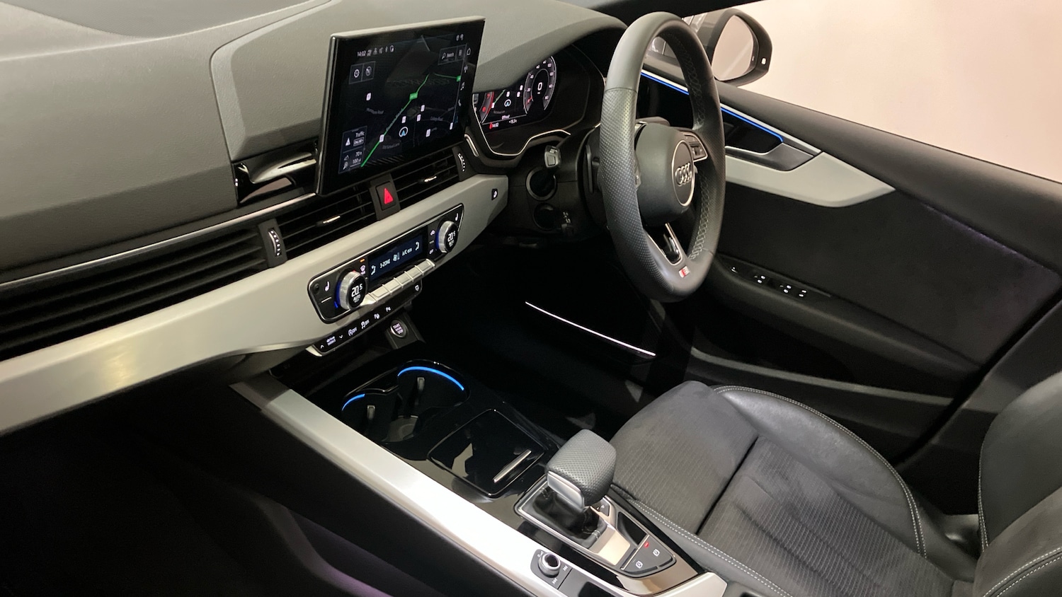 Used Audi A5 2023 for sale - 76302080: Photo 2