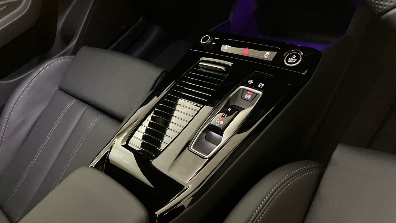 Used Audi Q6 e-tron 2025 for sale - 77071419: Photo 14