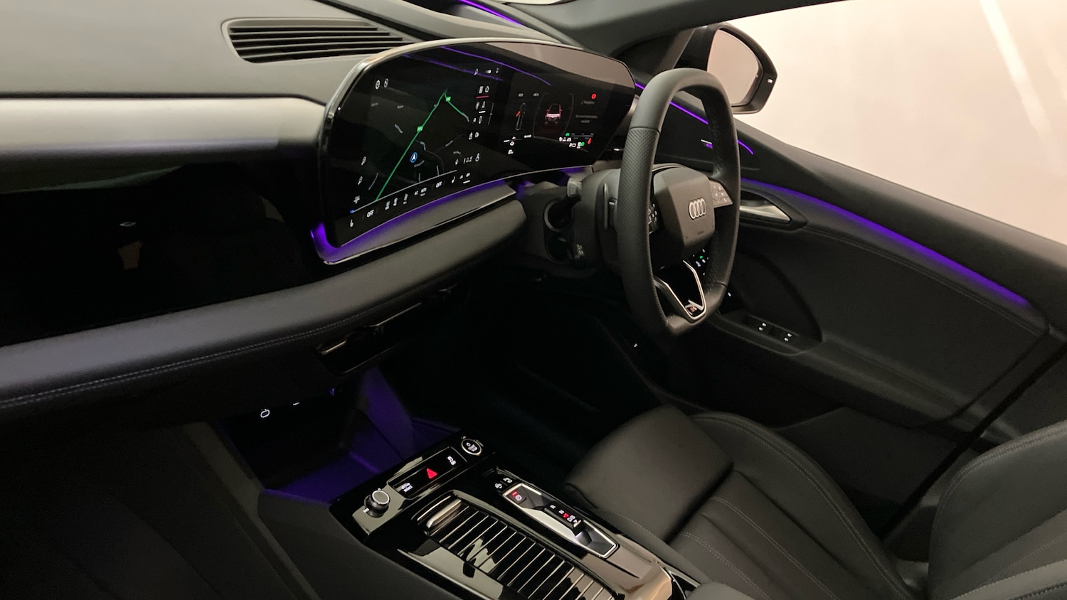 Used Audi Q6 e-tron 2025 for sale - 77071419: Photo 2