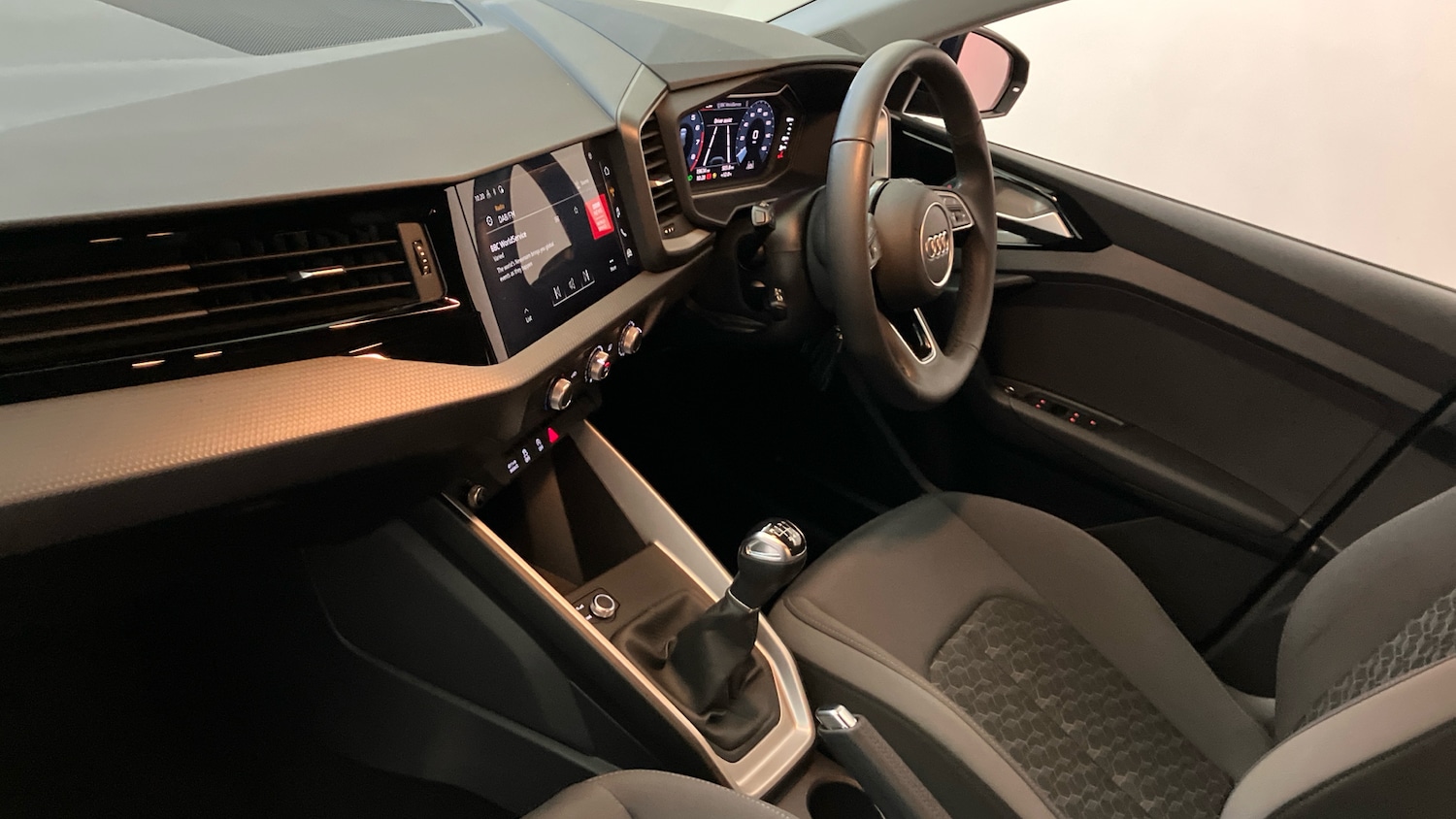 Used Audi A1 2023 for sale - 76352412: Photo 2