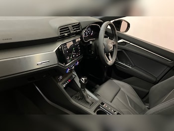 Used Audi Q3 2025 for sale - 77071403: Photo