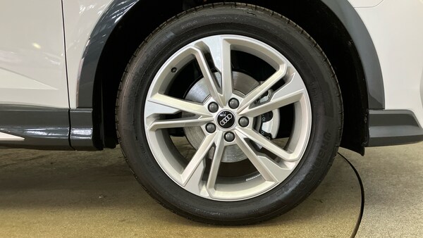 Used Audi Q3 2025 for sale - 76065899: Photo 5