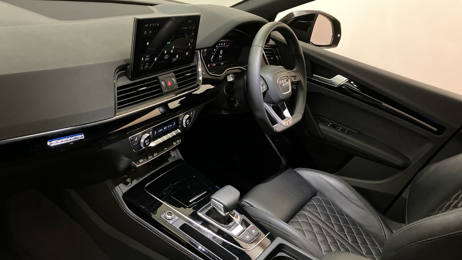 Used Audi Q5 2023 for sale - 77128061: Photo 2