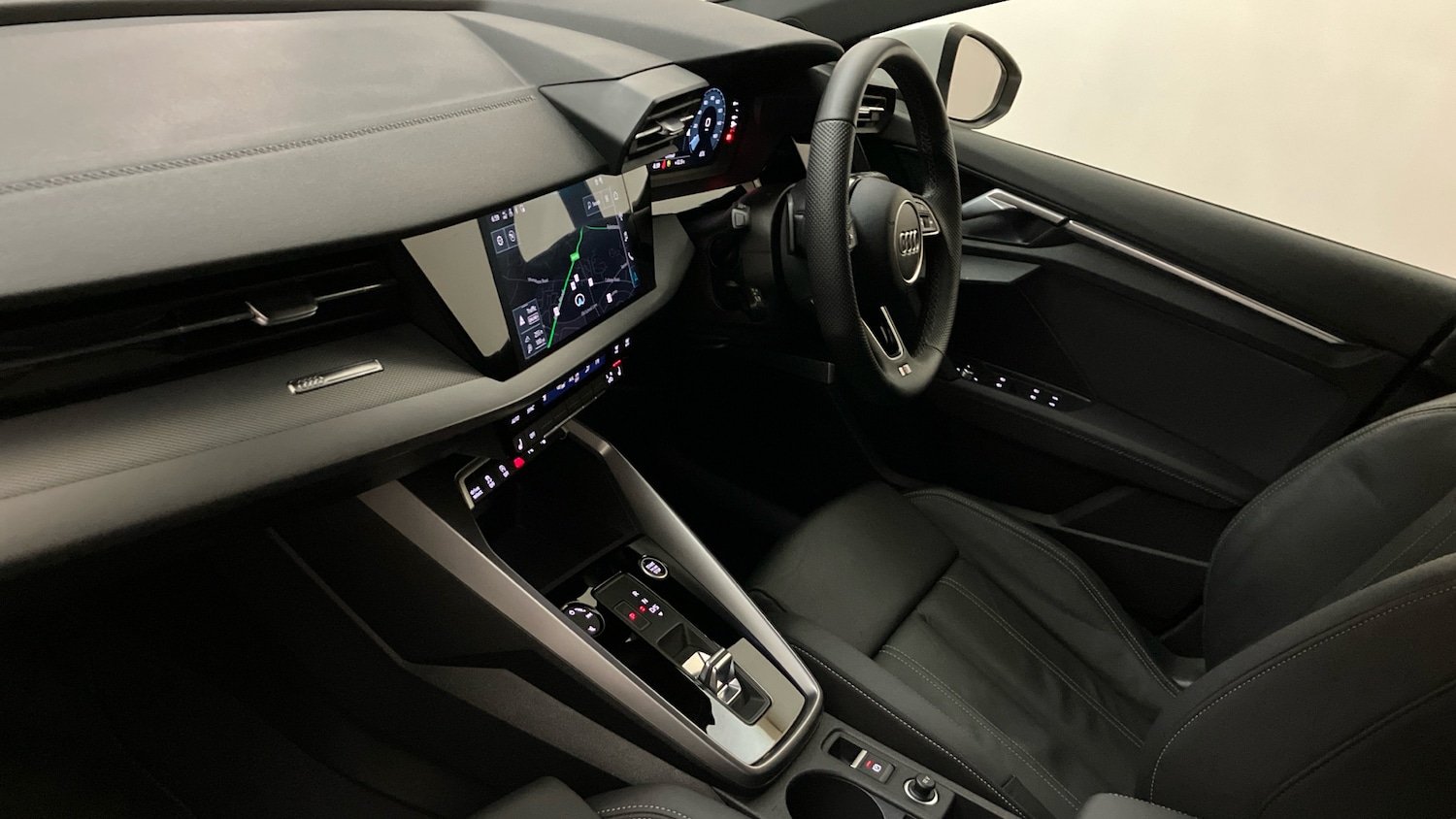 Used Audi A3 2023 for sale - 76892876: Photo 2