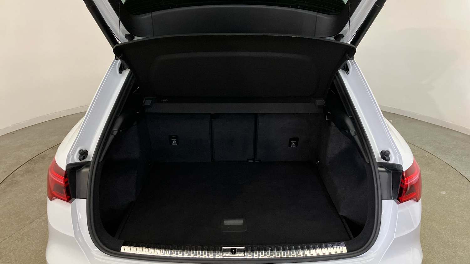 Used Audi RS Q3 2021 for sale - 75918857: Photo 20