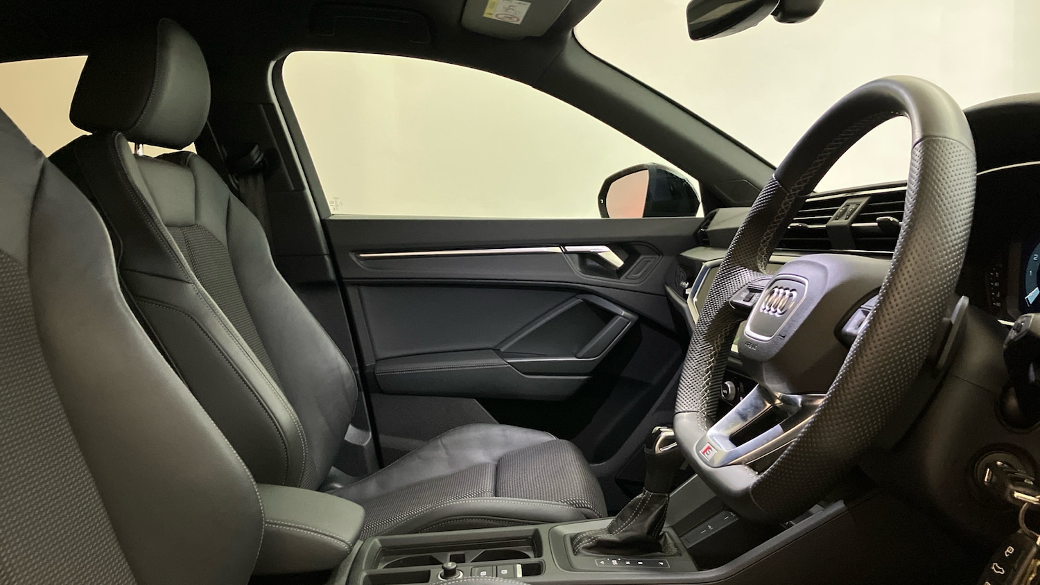 Used Audi Q3 2023 for sale - 77619756: Photo 15