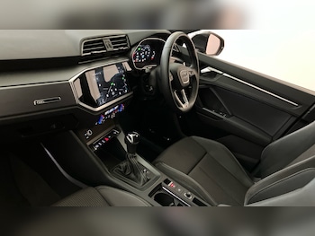 Used Audi Q3 2022 for sale - 77946945: Photo