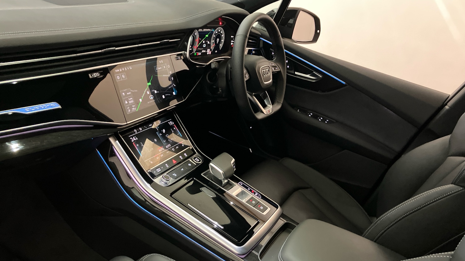 Used Audi Q7 2025 for sale - 77846292: Photo 2