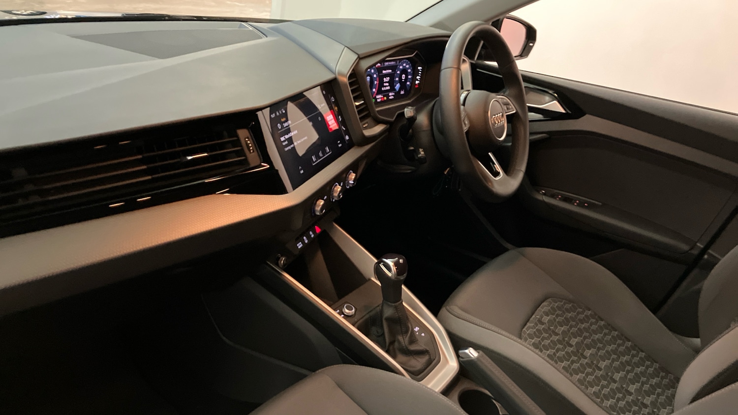 Used Audi A1 2023 for sale - 76779263: Photo 2