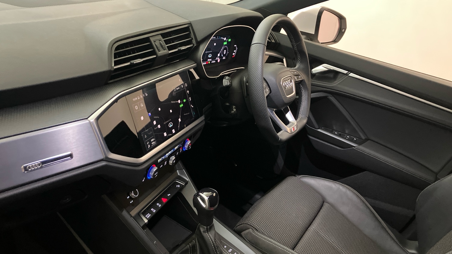 Used Audi Q3 2022 for sale - 76299241: Photo 2