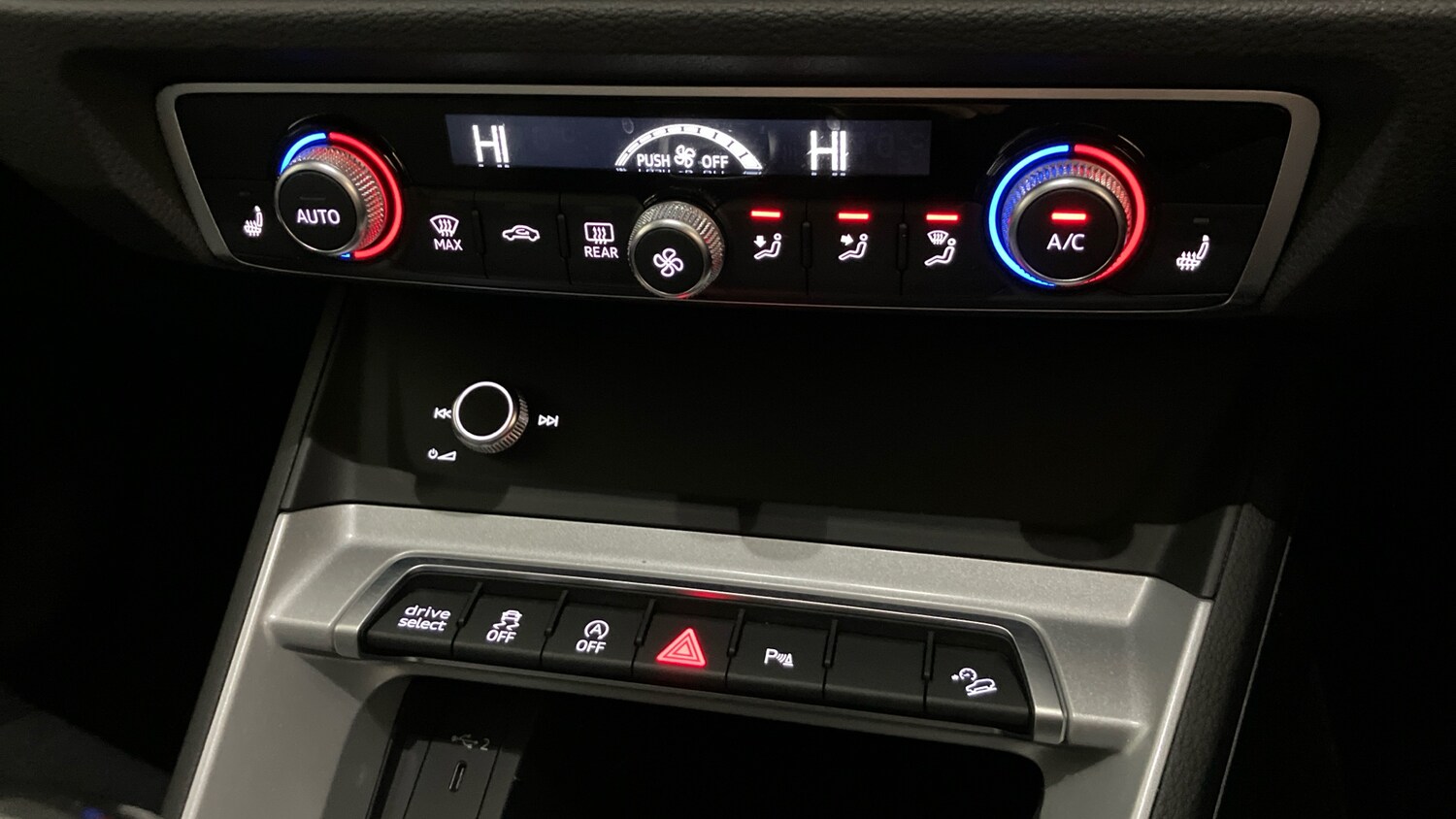 Used Audi Q3 2023 for sale - 76764120: Photo 13