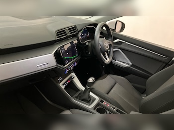 Used Audi Q3 2023 for sale - 76764120: Photo