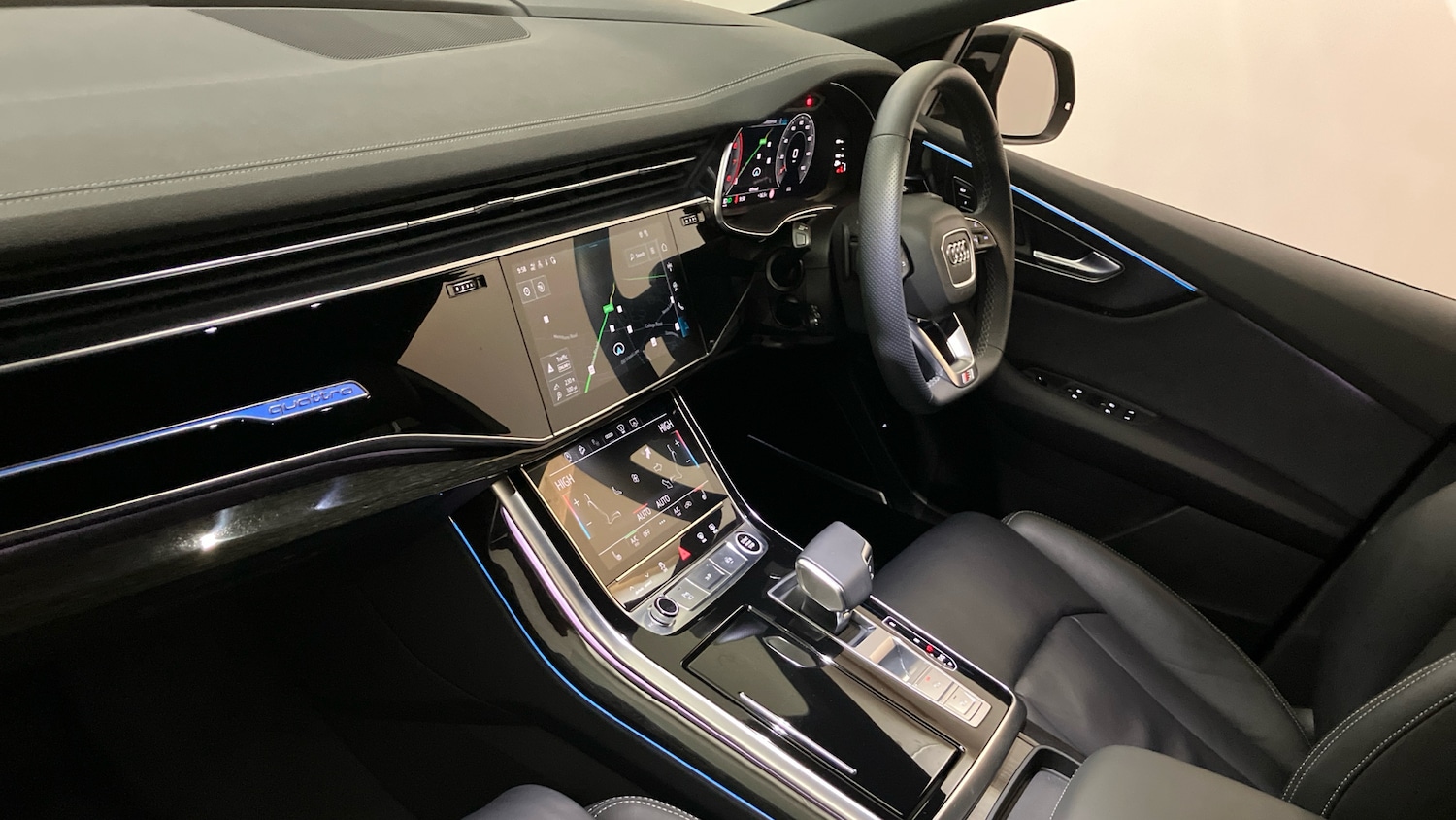 Used Audi Q8 2024 for sale - 76218696: Photo 2