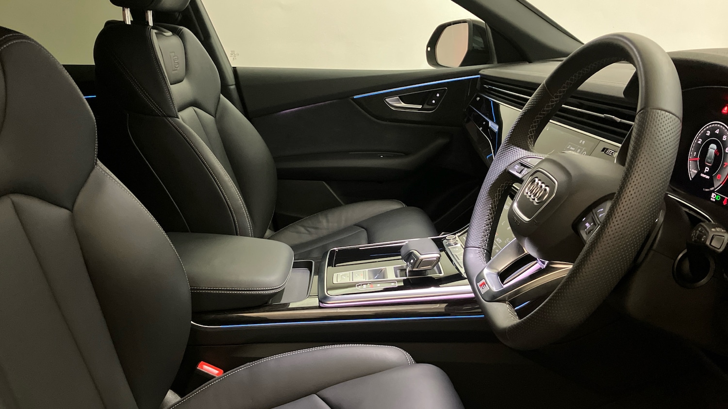 Used Audi Q8 2024 for sale - 76218696: Photo 32