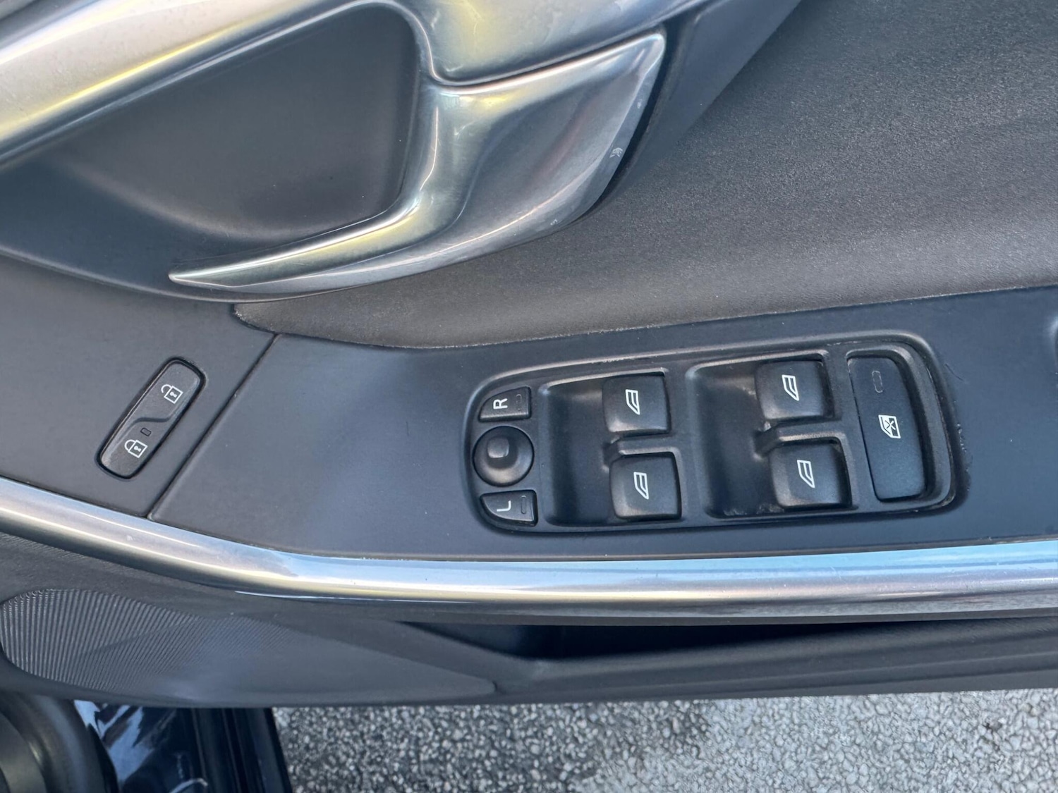 Used Volvo V60 2011 for sale - 76633068: Photo 13