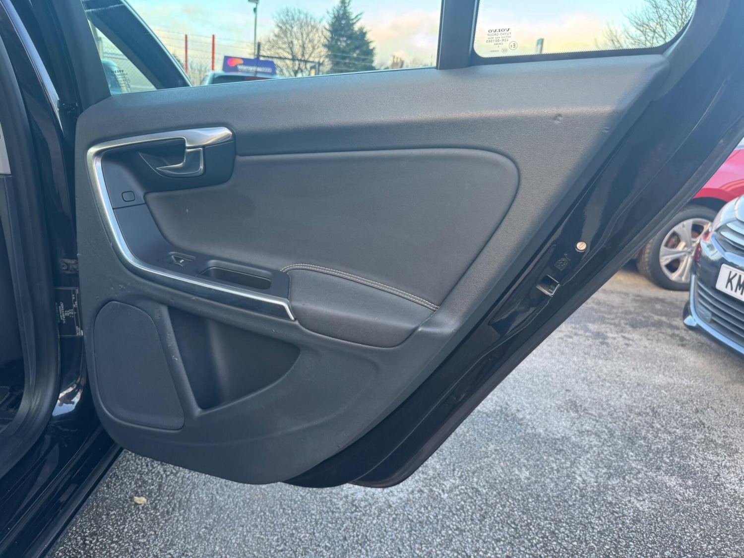 Used Volvo V60 2011 for sale - 76633068: Photo 15