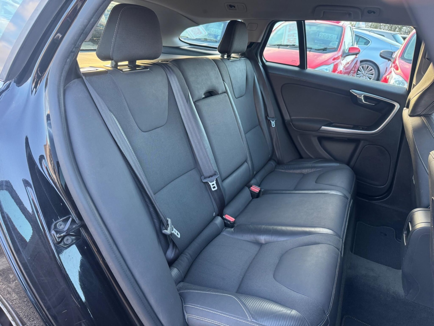 Used Volvo V60 2011 for sale - 76633068: Photo 17