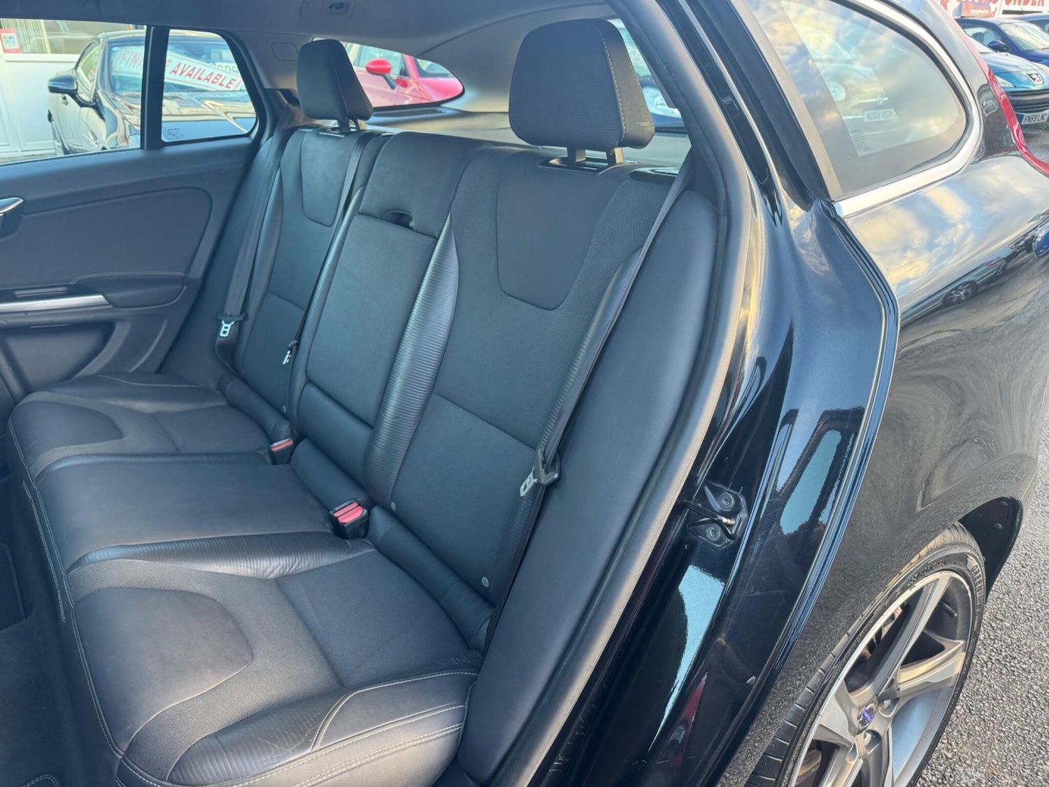 Used Volvo V60 2011 for sale - 76633068: Photo 32