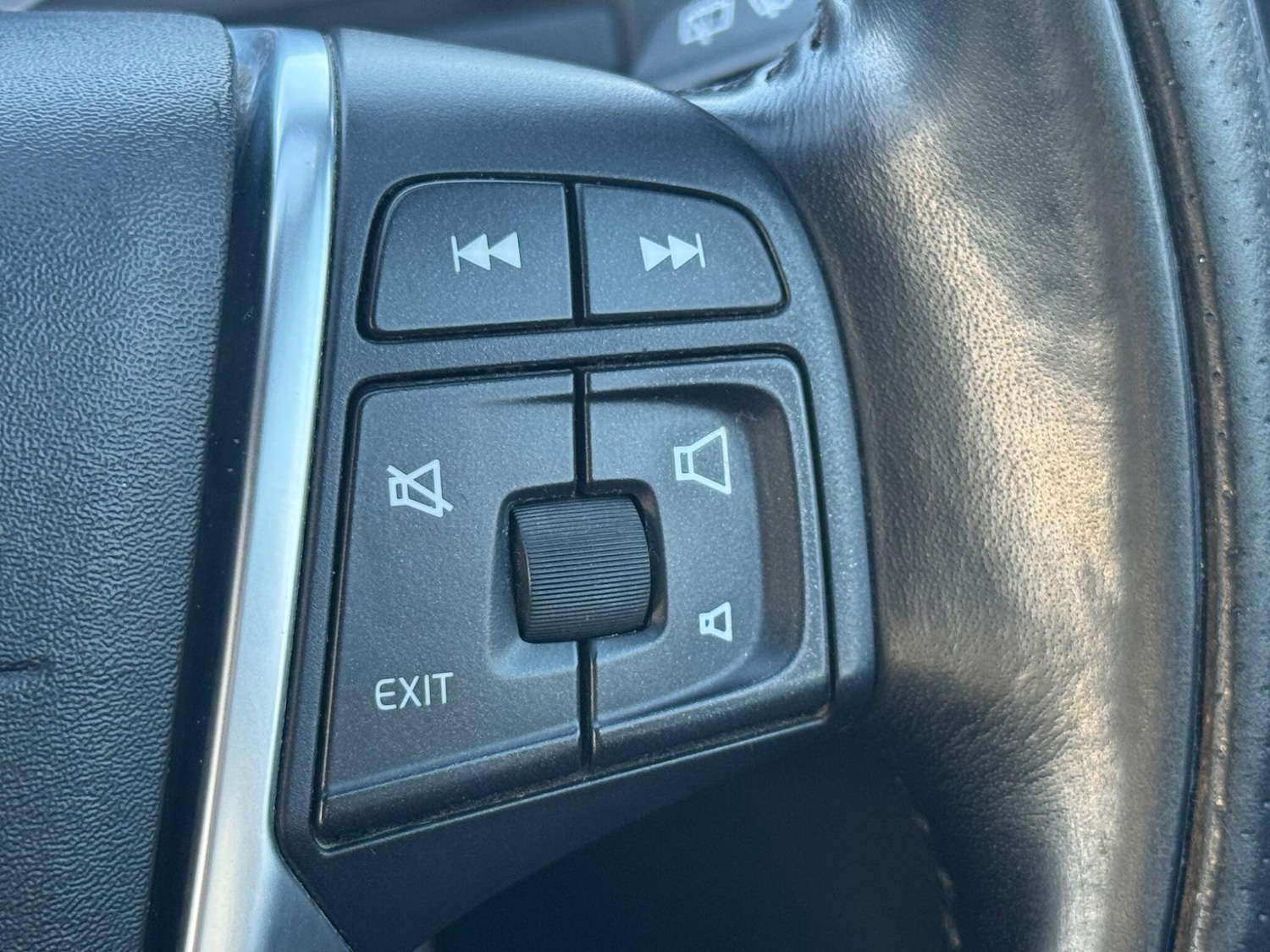 Used Volvo V60 2011 for sale - 76633068: Photo 39