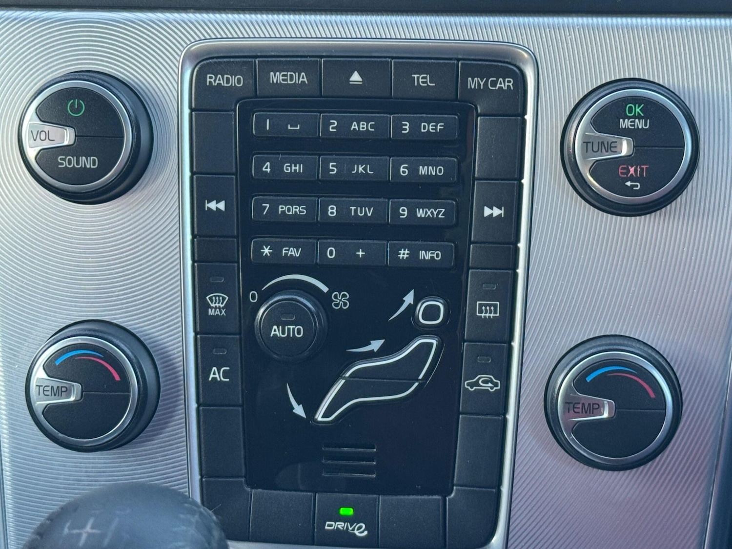 Used Volvo V60 2011 for sale - 76633068: Photo 56