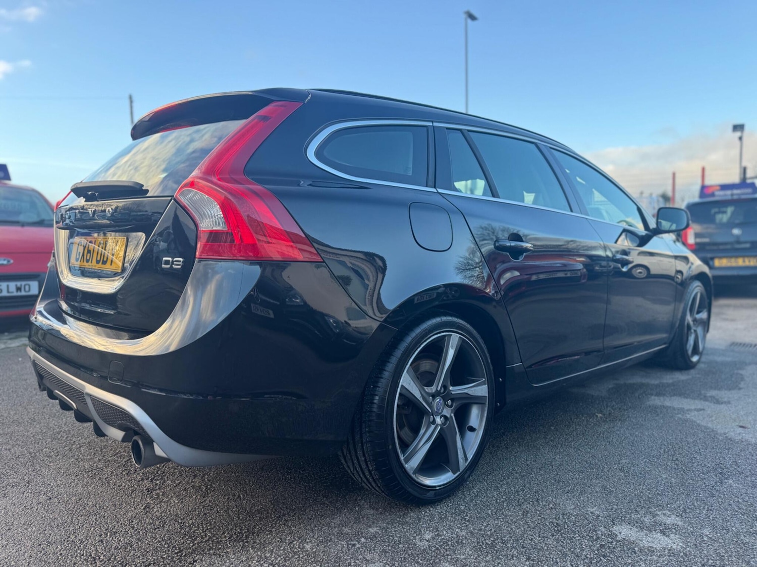 Used Volvo V60 2011 for sale - 76633068: Photo 9