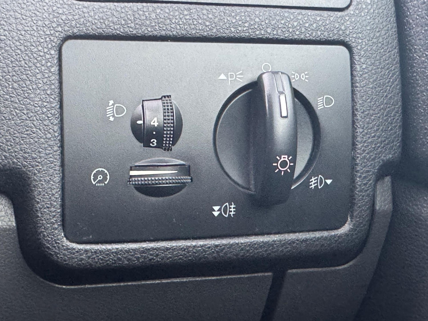 Used Ford Kuga 2011 for sale - 76993259: Photo 49