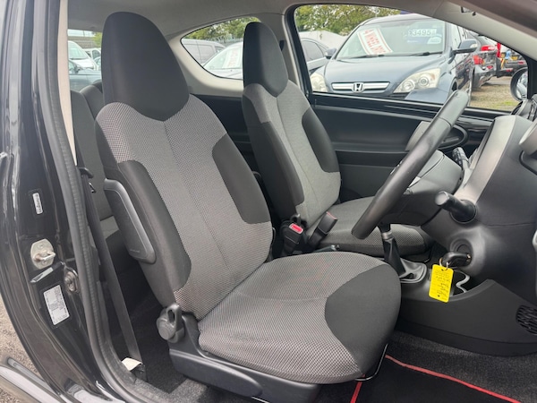 Used Toyota AYGO 2013 for sale - 76136797: Photo 28