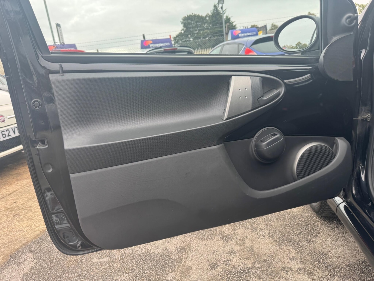 Used Toyota AYGO 2013 for sale - 76136797: Photo 30