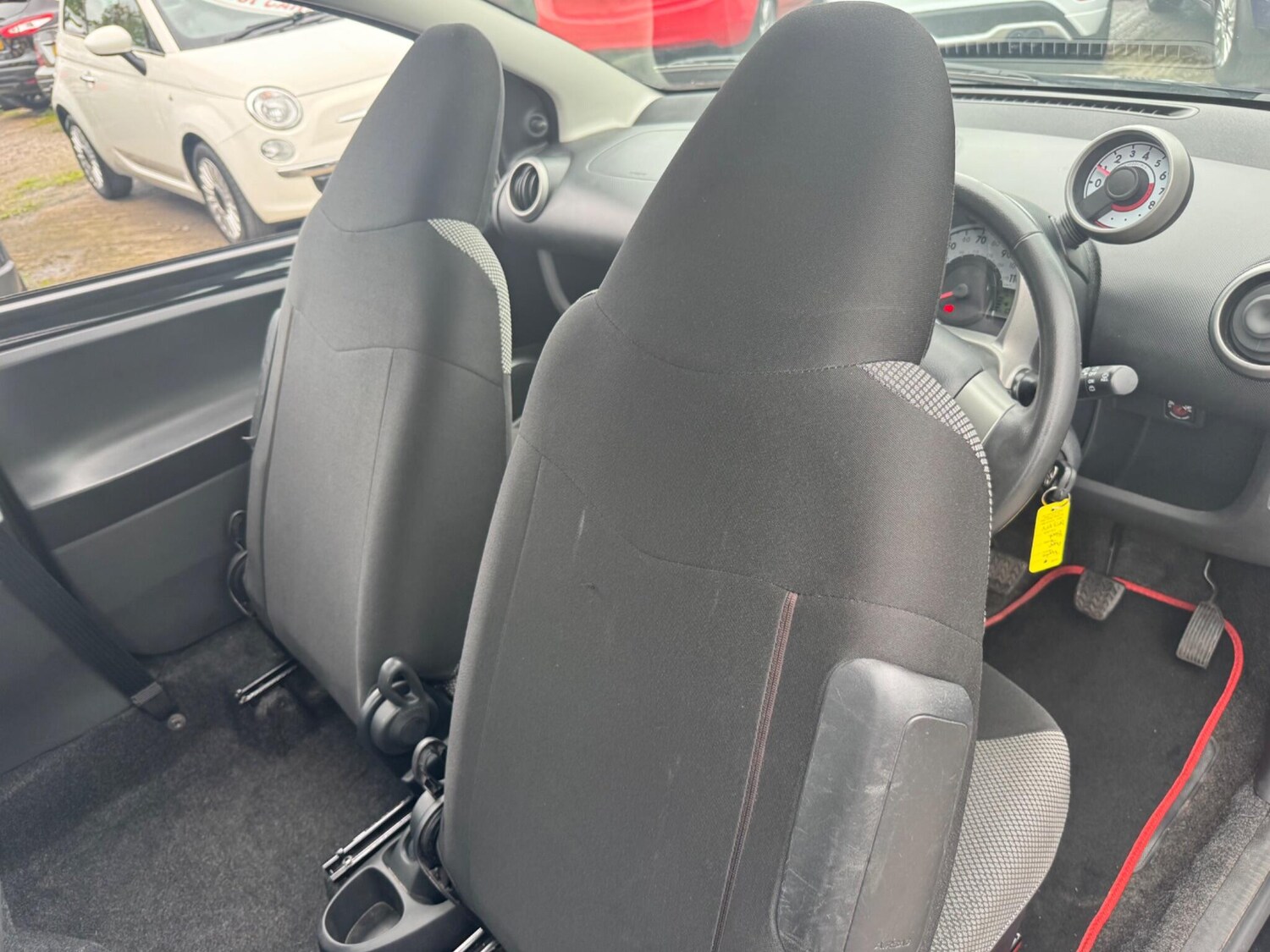 Used Toyota AYGO 2013 for sale - 76136797: Photo 32