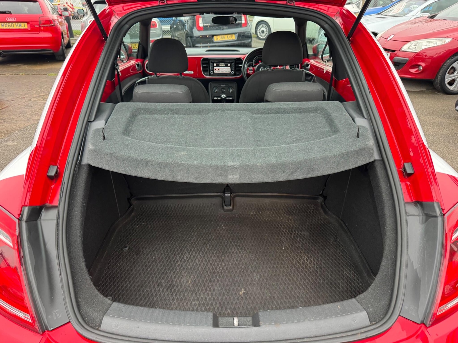 Used Volkswagen Beetle 2013 for sale - 76667018: Photo 17