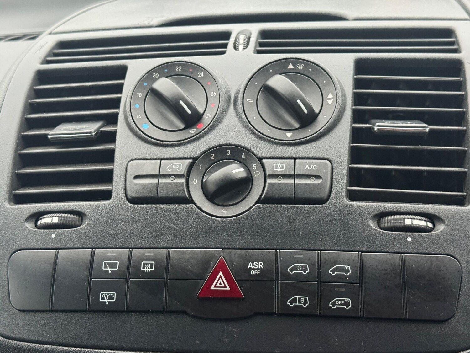 Used Mercedes-Benz Vito 2014 for sale - 77040348: Photo 51