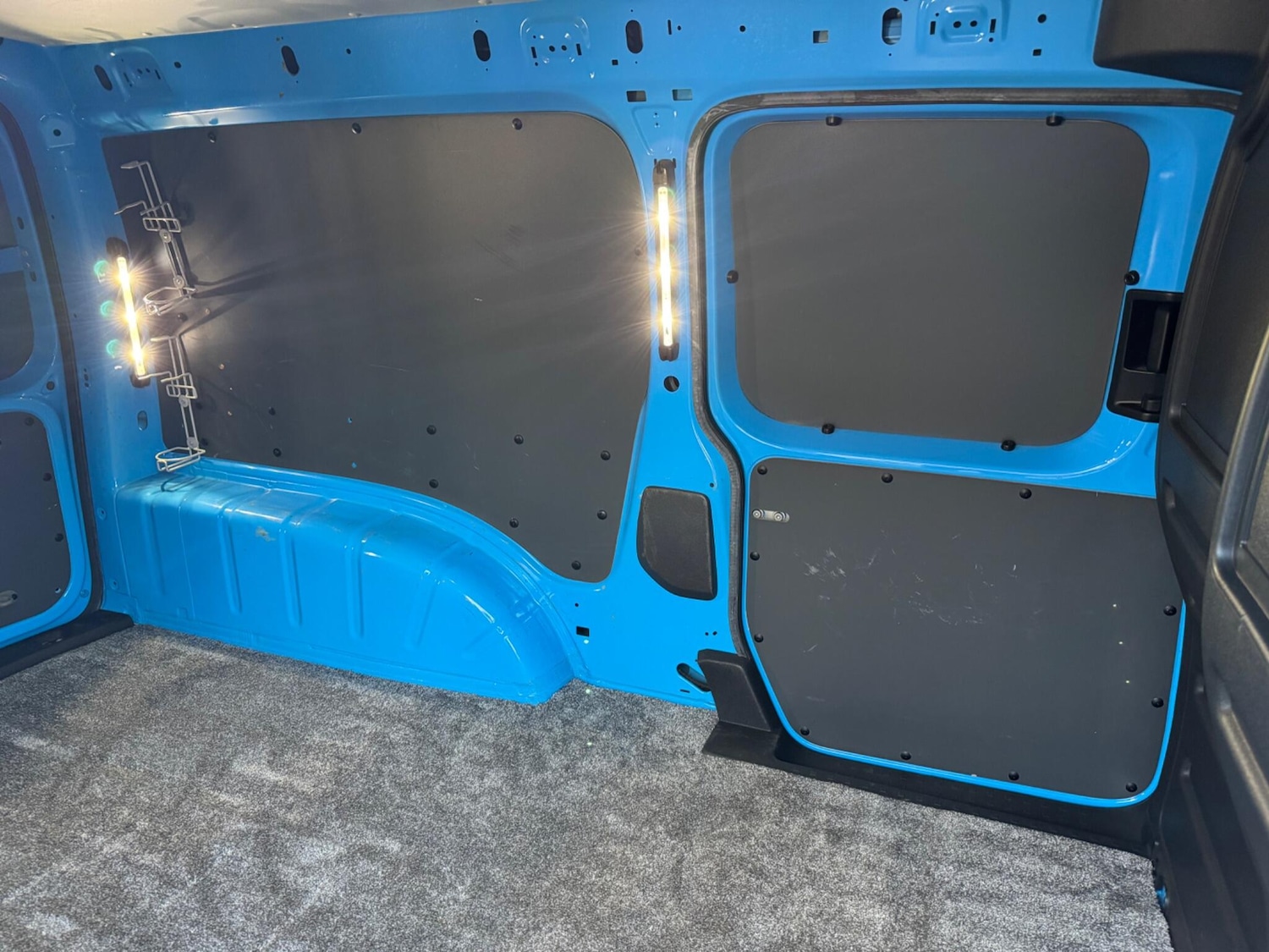 Used Volkswagen Caddy Maxi 2016 for sale - 76886261: Photo 35