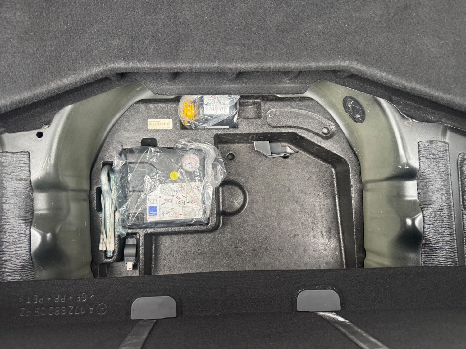 Used Mercedes-Benz SLK 2014 for sale - 76996066: Photo 34