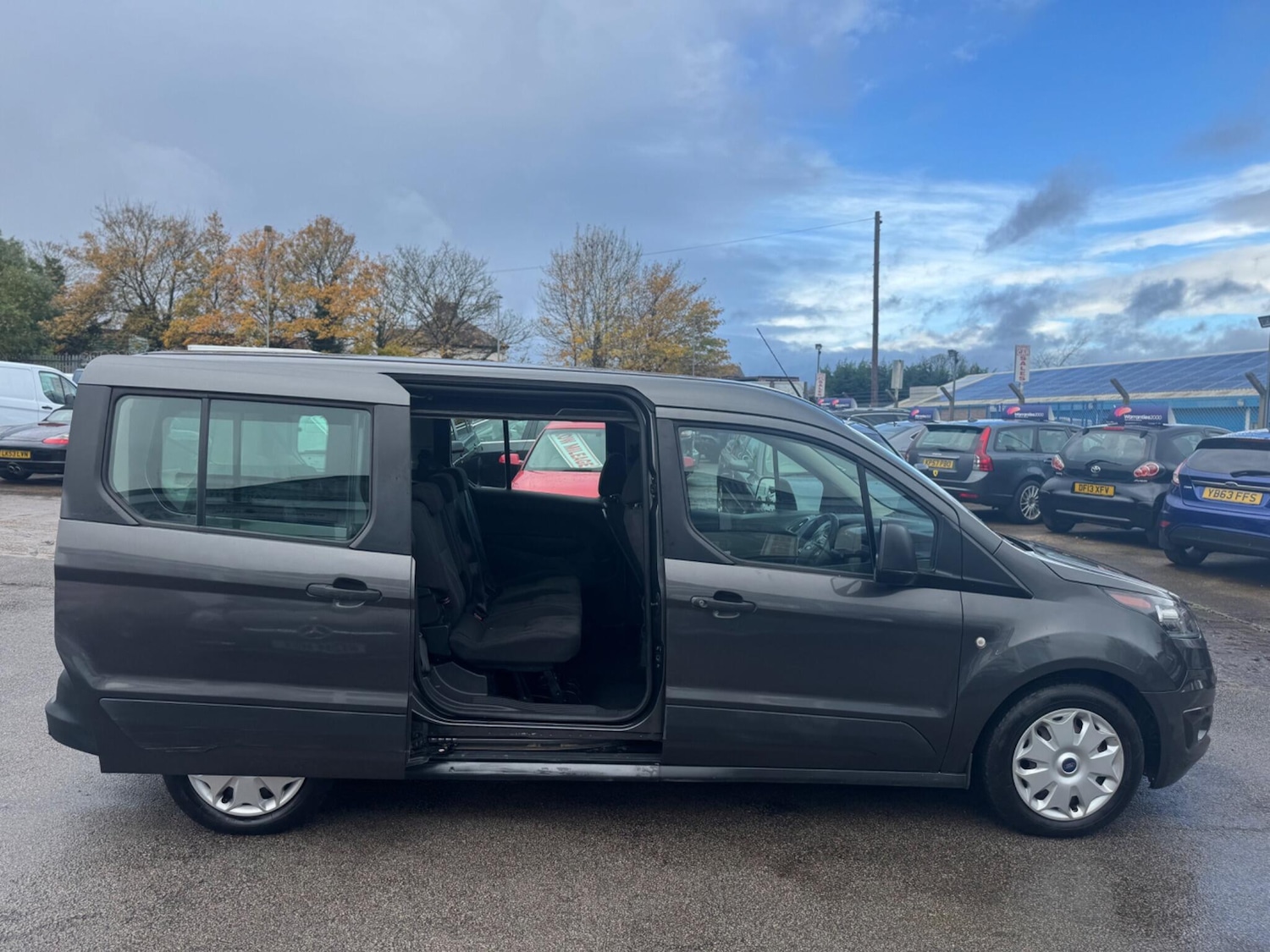 Used Ford Grand Tourneo Connect 2017 for sale - 76371115: Photo 10